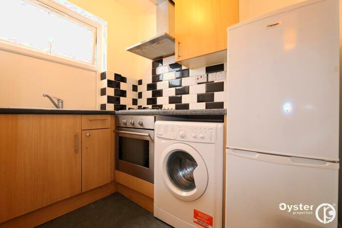 Studio To Rent In Park Road, London, N8