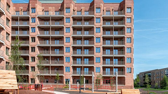 2 Bedroom Flat For Sale In Whitecote Road, Southall, UB1