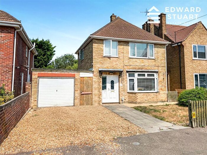 3 Bedroom Detached House For Sale In Warwick Road, Peterborough, Cambridgeshire, PE4