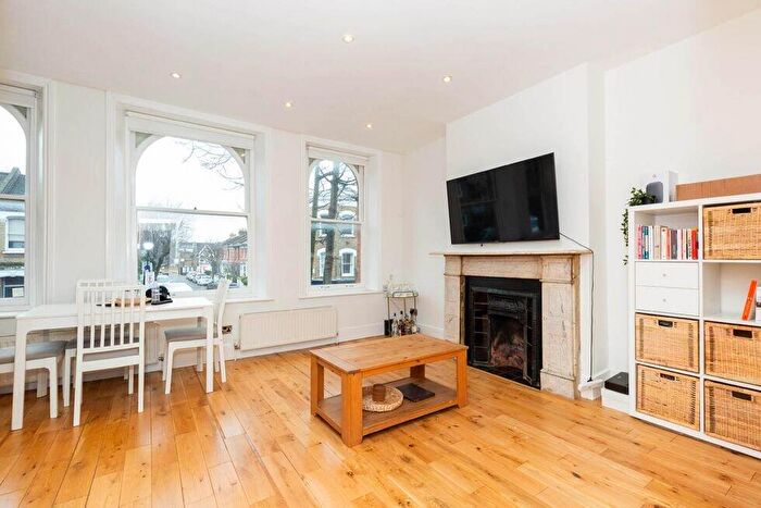 2 Bedroom Flat To Rent In Highbury Park, Highbury & Islington, N5