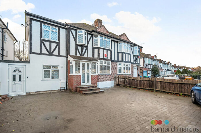 3 Bedroom House To Rent In Beverley Way, London, SW20