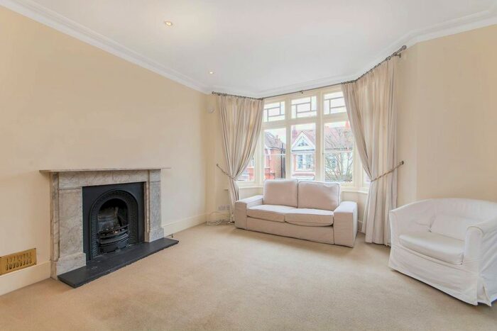 2 Bedroom Flat To Rent In Rusthall Avenue, Bedford Park, London, W4