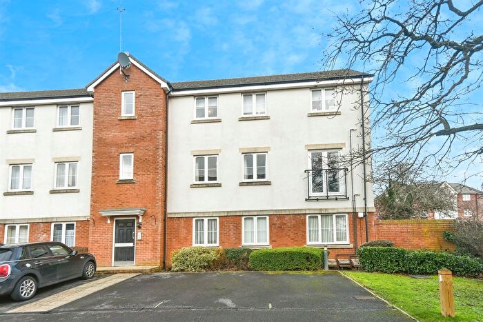 2 Bedroom Flat For Sale In Anson Avenue, Calne, SN11
