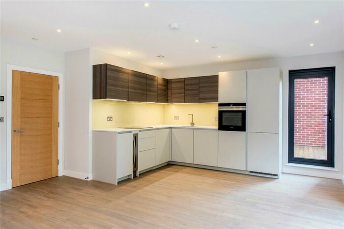 2 Bedroom Apartment To Rent In Finchley Road, London, NW3