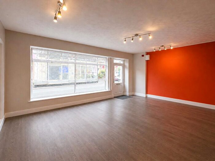 Terraced House To Rent In Fore Street, Torpoint, Cornwall, PL11