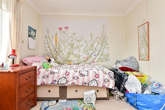 2 Bedroom Flat For Sale In Lyell Road, Birchington, Kent, CT7