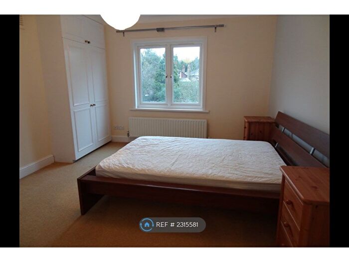 1 Bedroom Flat To Rent In Palace Road, London, SW2