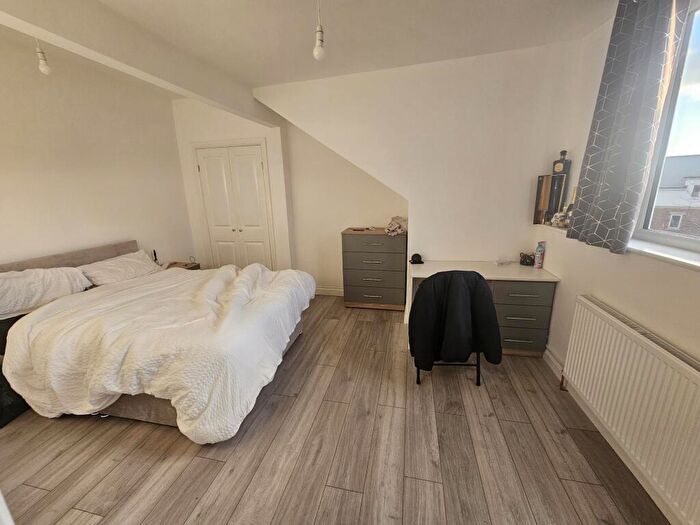 3 Bedroom House To Rent In John Street, Leeds, LS6
