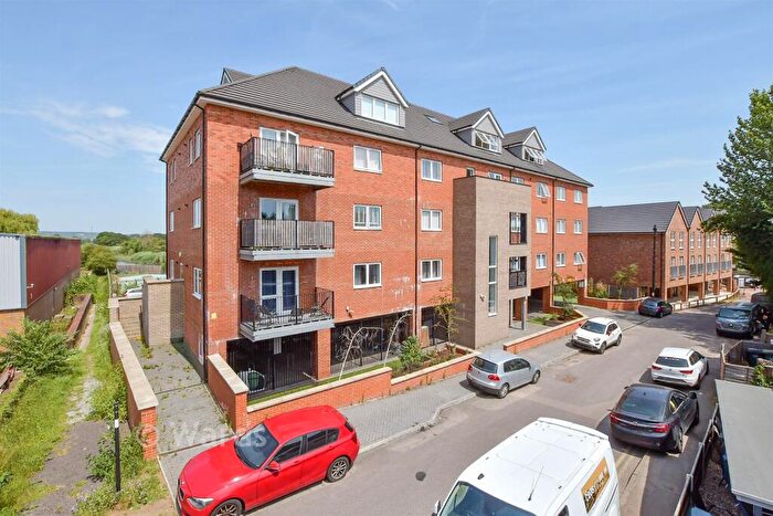 2 Bedroom Apartment For Sale In Mill Hall, Aylesford, Kent, ME20