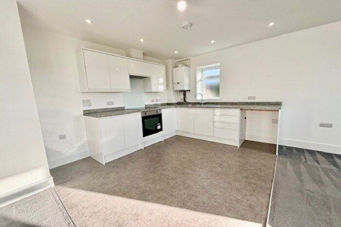 1 Bedroom Flat To Rent In Beacon Road, Chatham, ME5
