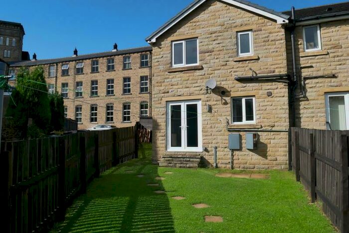 3 Bedroom Terraced House To Rent In Plover Road, Lindley, Huddersfield, HD3