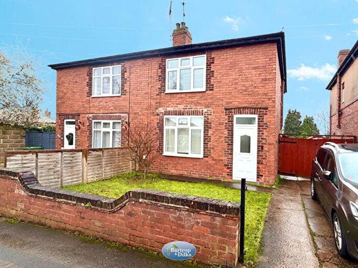 3 Bedroom Semi-Detached House For Sale In Gateford Rise, Worksop, S81