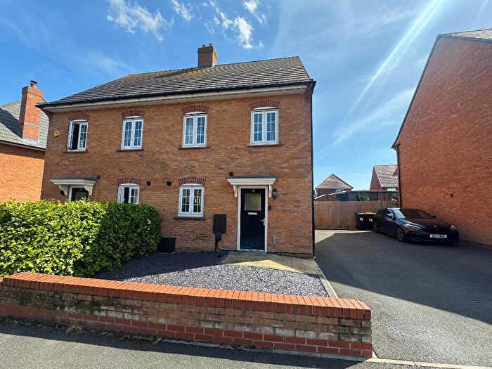 3 Bedroom Semi-Detached House For Sale In Saxon Gold Road, Stewartby, MK43