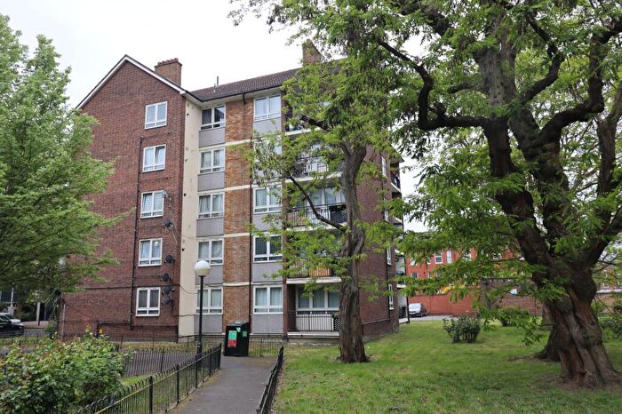 2 Bedroom Apartment To Rent In Chilton Grove, Deptford, SE8