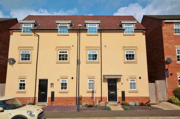 3 Bedroom Semi-Detached House To Rent In Coupland Road, Selby, YO8