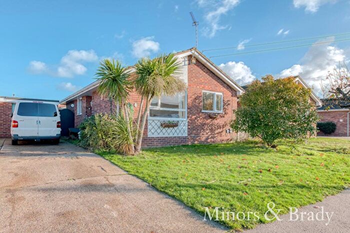 2 Bedroom Detached Bungalow To Rent In Pebble Close, Lowestoft, NR32