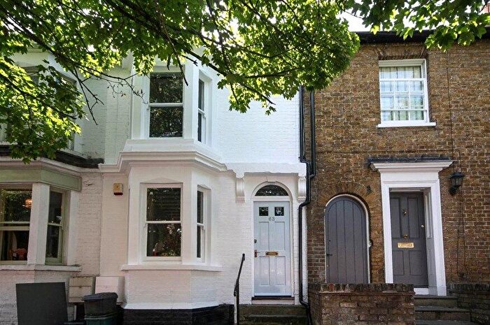 2 Bedroom House To Rent In High Street, Berkhamsted, HP4