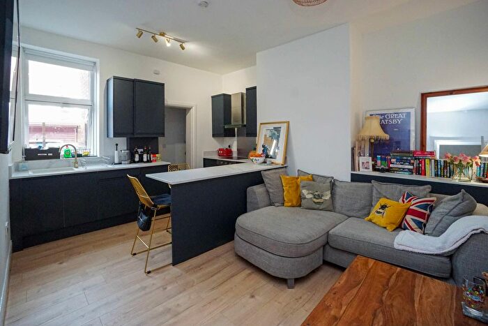 2 Bedroom Flat To Rent In Clifton Terrace, Whitley Bay, NE26