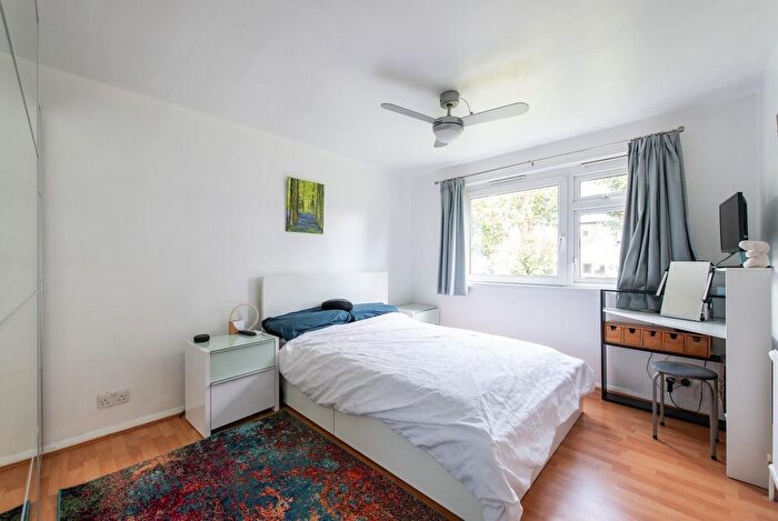 1 Bedroom Flat For Sale In Hope Park, Bromley, BR1