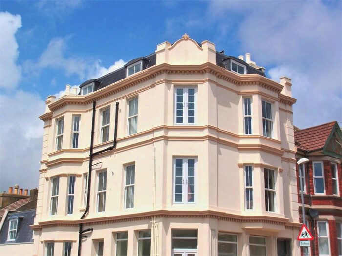 2 Bedroom Flat To Rent In Priory Road, Hastings, East Sussex, TN34