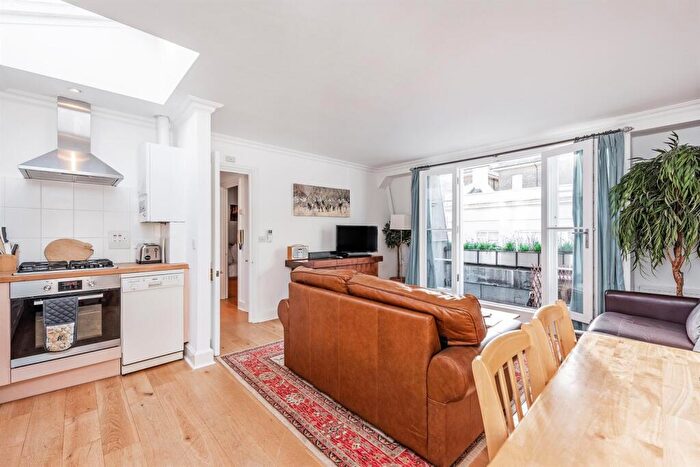 1 Bedroom Maisonette To Rent In Redcliffe Mews, Chelsea, SW10