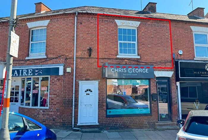 1 Bedroom Flat To Rent In First Floor Studio Apartment - High Street, Rothwell, NN14