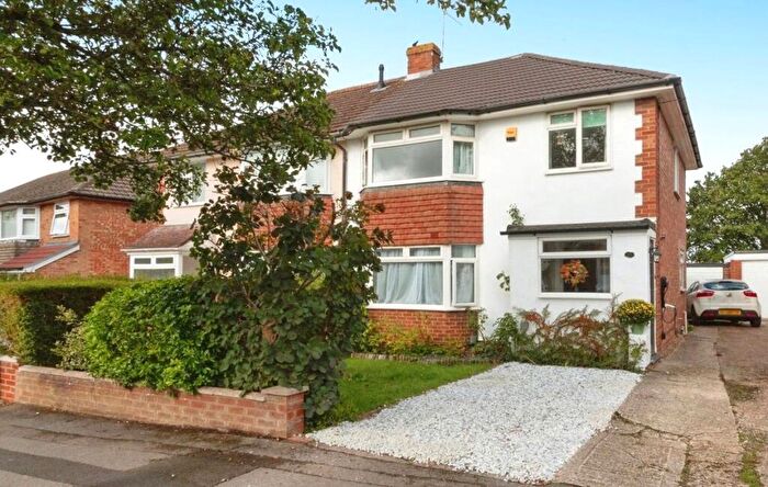 3 Bedroom Semi-Detached House For Sale In Morley Road, Basingstoke, Hampshire, RG21