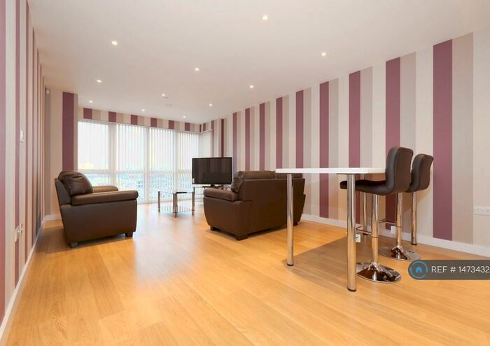 2 Bedroom Flat To Rent In Railway Terrace, Slough, SL2