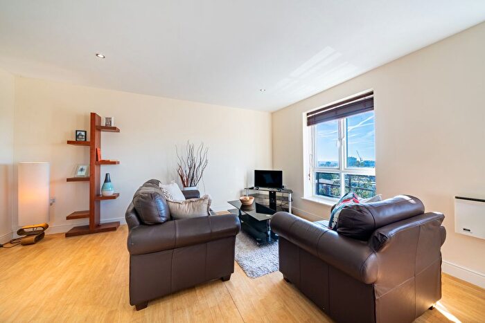 2 Bedroom Flat For Sale In Cranmer Street, Nottingham, NG3