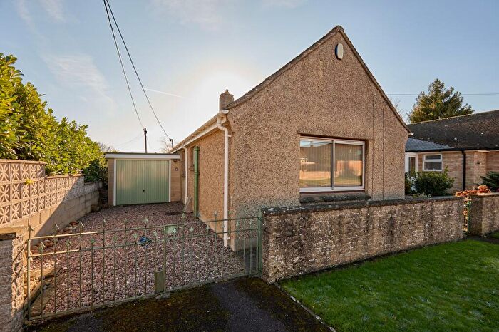 3 Bedroom Detached Bungalow For Sale In Park Road, Witney, OX28