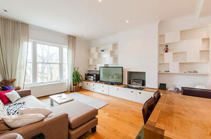 2 Bedroom Flat To Rent In Thurlow Road, Hampstead, London, NW3