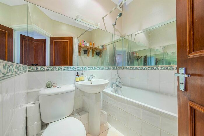 1 Bedroom Flat To Rent In Wray Crescent, Finsbury Park, N4