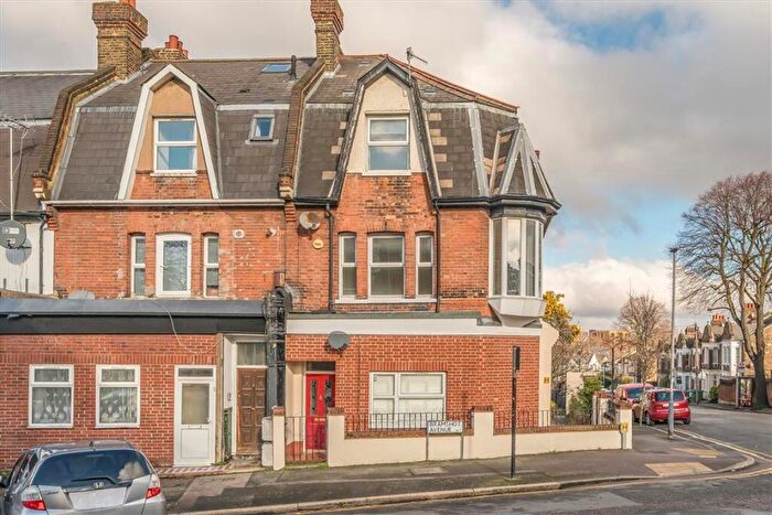 4 Bedroom House For Sale In Bramshot Avenue, Charlton, SE7