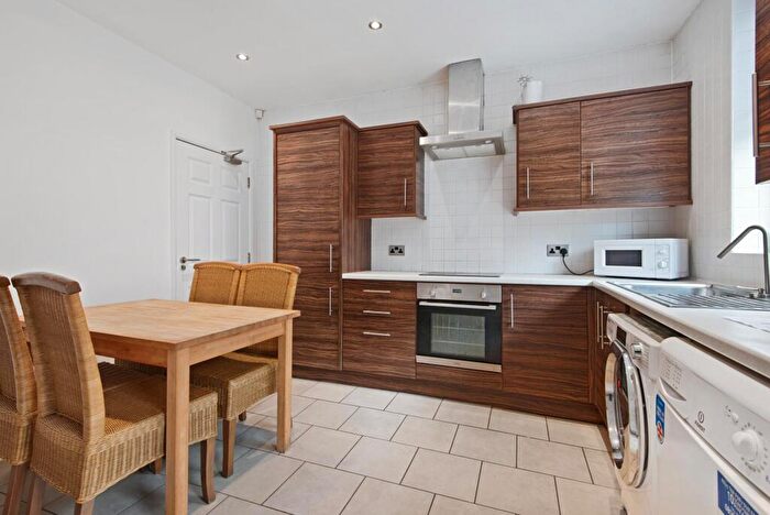 3 Bedroom House To Rent In Lancing Road, Sheffield, S2