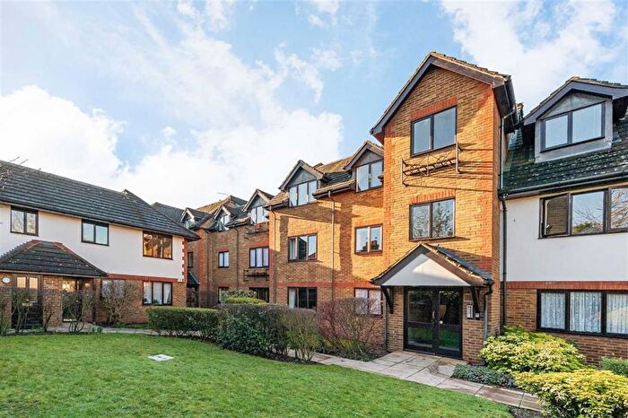 2 Bedroom Flat To Rent In Marksbury Avenue, Kew, TW9