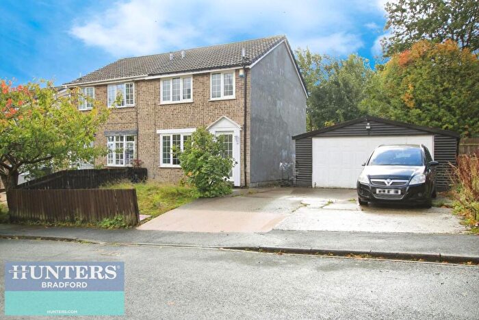 3 Bedroom Semi-Detached House For Sale In Selborne Villas Clayton, Bradford, West Yorkshire, BD14
