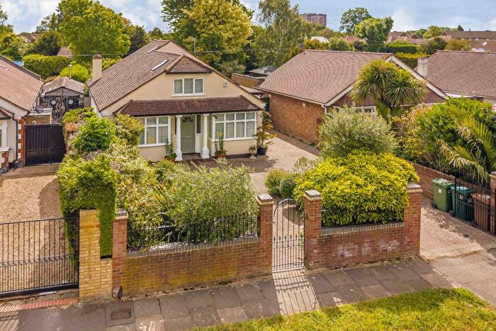 4 Bedroom Bungalow For Sale In Scotts Avenue, Sunbury-On-Thames, TW16