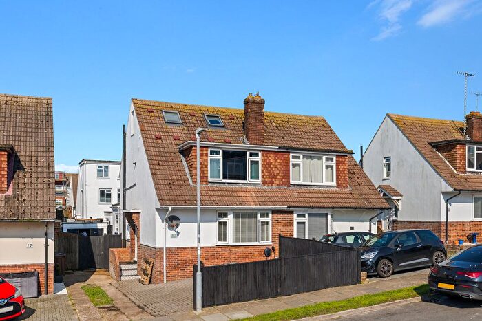 4 Bedroom Semi Detached House For Sale In Graham Crescent, Portslade, Brighton, BN41
