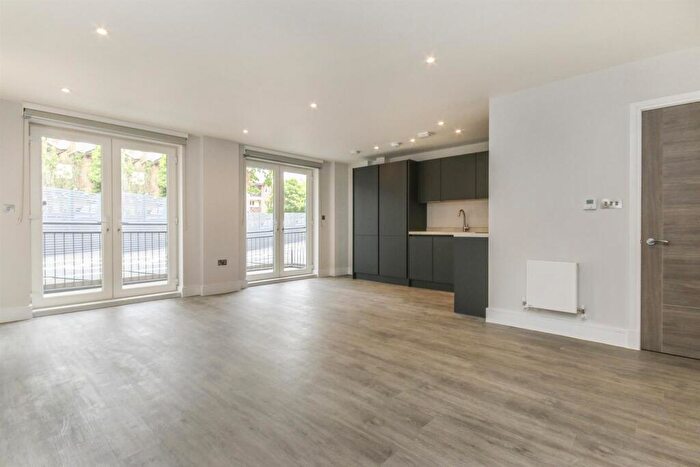3 Bedroom Apartment To Rent In Holden Road, N12