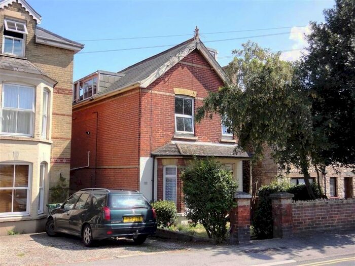 2 Bedroom Flat To Rent In Newport Road, Cowes, PO31