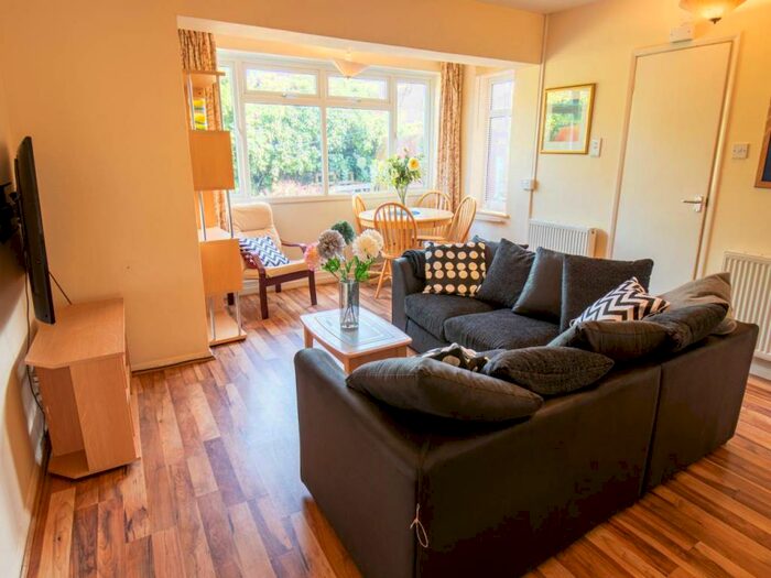 5 Bedroom House To Rent In Mead Way, Canterbury, Kent, CT2