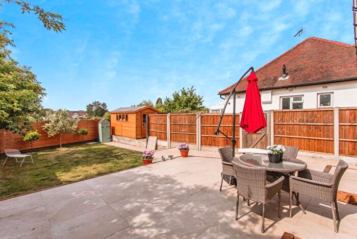 3 Bedroom Bungalow For Sale In Prittlewell Chase, Westcliff-on-Sea, Essex, SS0