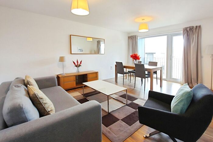 2 Bedroom Flat To Rent In Allanfield, Edinburgh, EH7