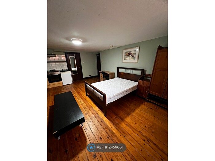 Studio To Rent In Holland Street, Glasgow, G2