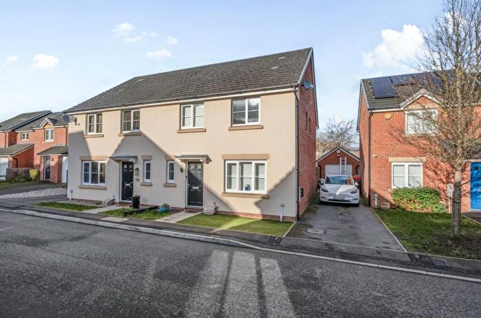 4 Bedroom Semi Detached House For Sale In Collingwood Crescent, Swindon, SN2