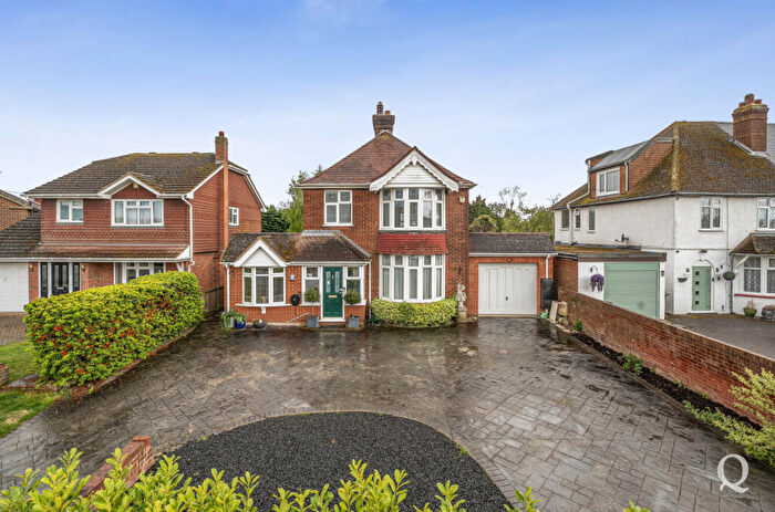 4 Bedroom Detached House For Sale In Canterbury Road, Sittingbourne, Kent, ME10