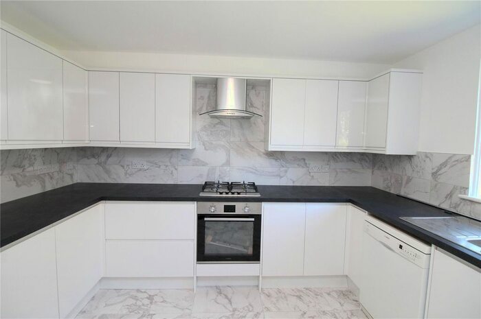 2 Bedroom Flat To Rent In Wingate Court, Wheatley Close, Hendon, NW4
