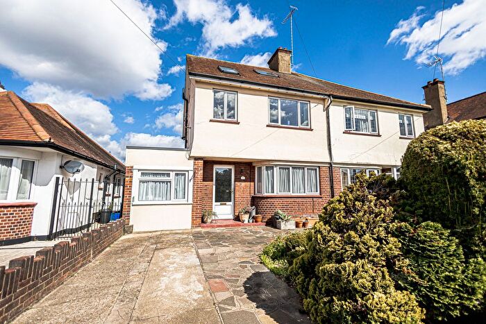 5 Bedroom Semi-Detached House For Sale In Midhurst Avenue, Westcliff-On-Sea, SS0