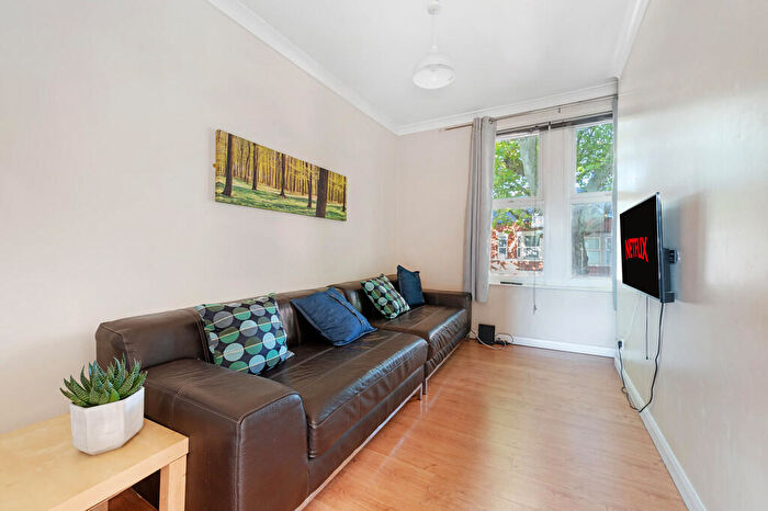 4 Bedroom Flat To Rent In Radford, NG7