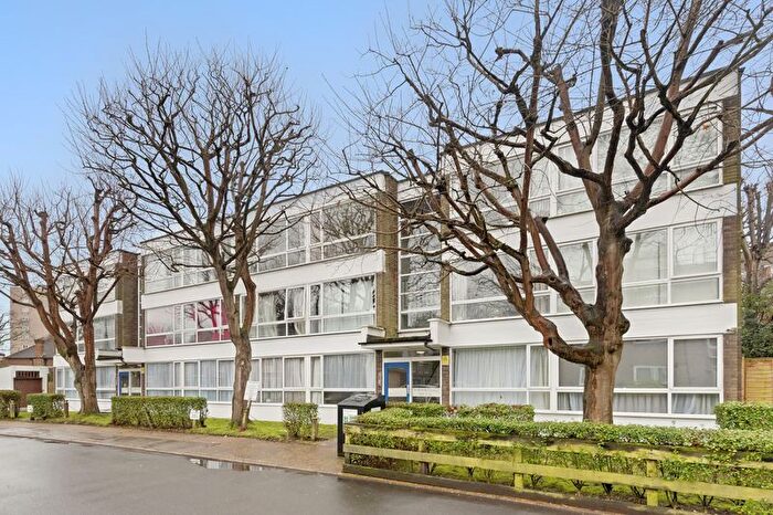 2 Bedroom Flat For Sale In Turner Lodge, London, SW19